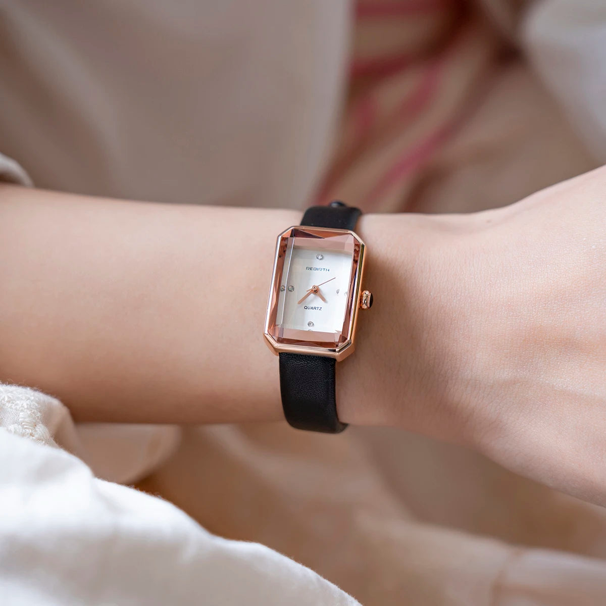 Elegant Versatile Quartz Watch