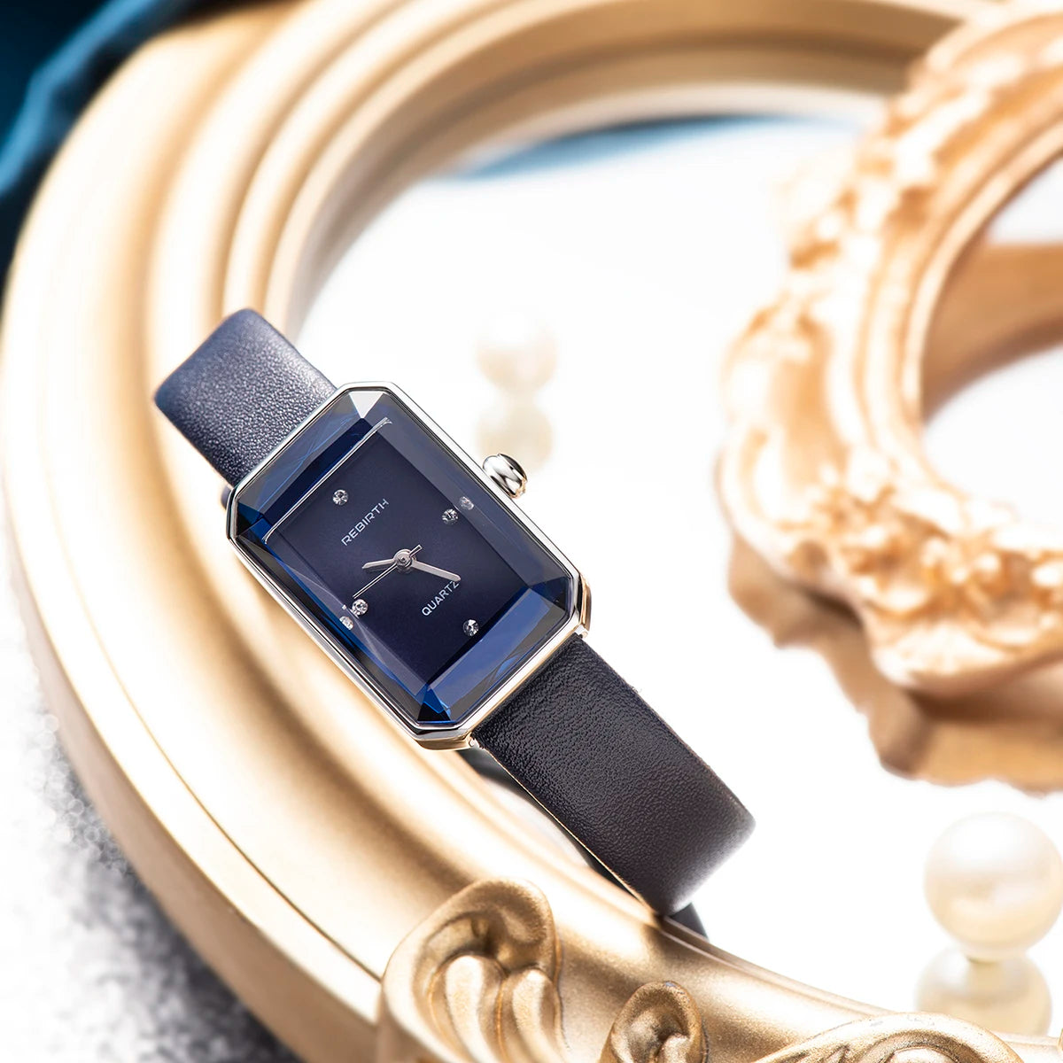 Elegant Versatile Quartz Watch